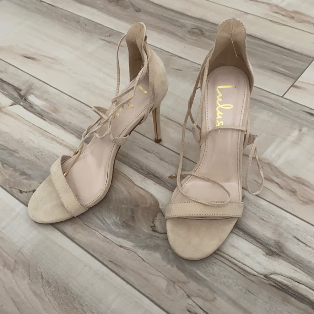 Beige Lulu heels 7.5